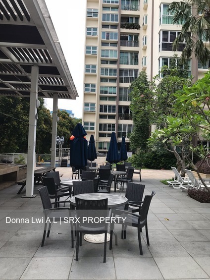 The Esparis (D18), Condominium #185402832